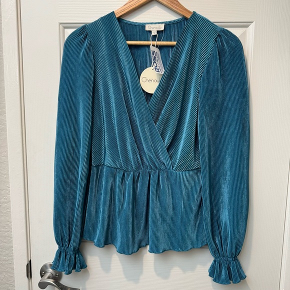 Chenault Tops - Chennault women’s size small blue blouse